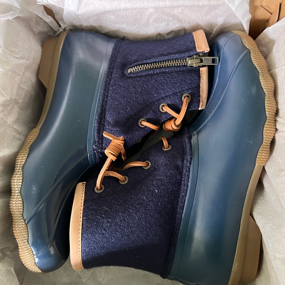 Sperry duck boots women’s size 8 - Picture 2 of 6